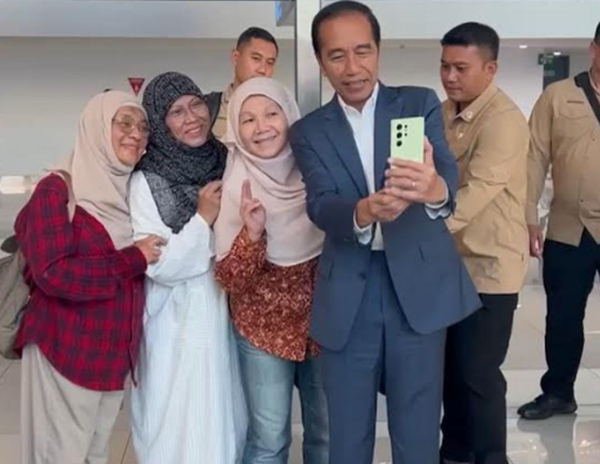 Diutus Prabowo, Jokowi Berangkat ke Vatikan Hadiri Pemakaman Paus Fransiskus