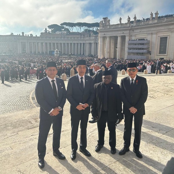 Jokowi dkk Utusan Prabowo Tiba di Basilika St Petrus untuk Pemakaman Paus